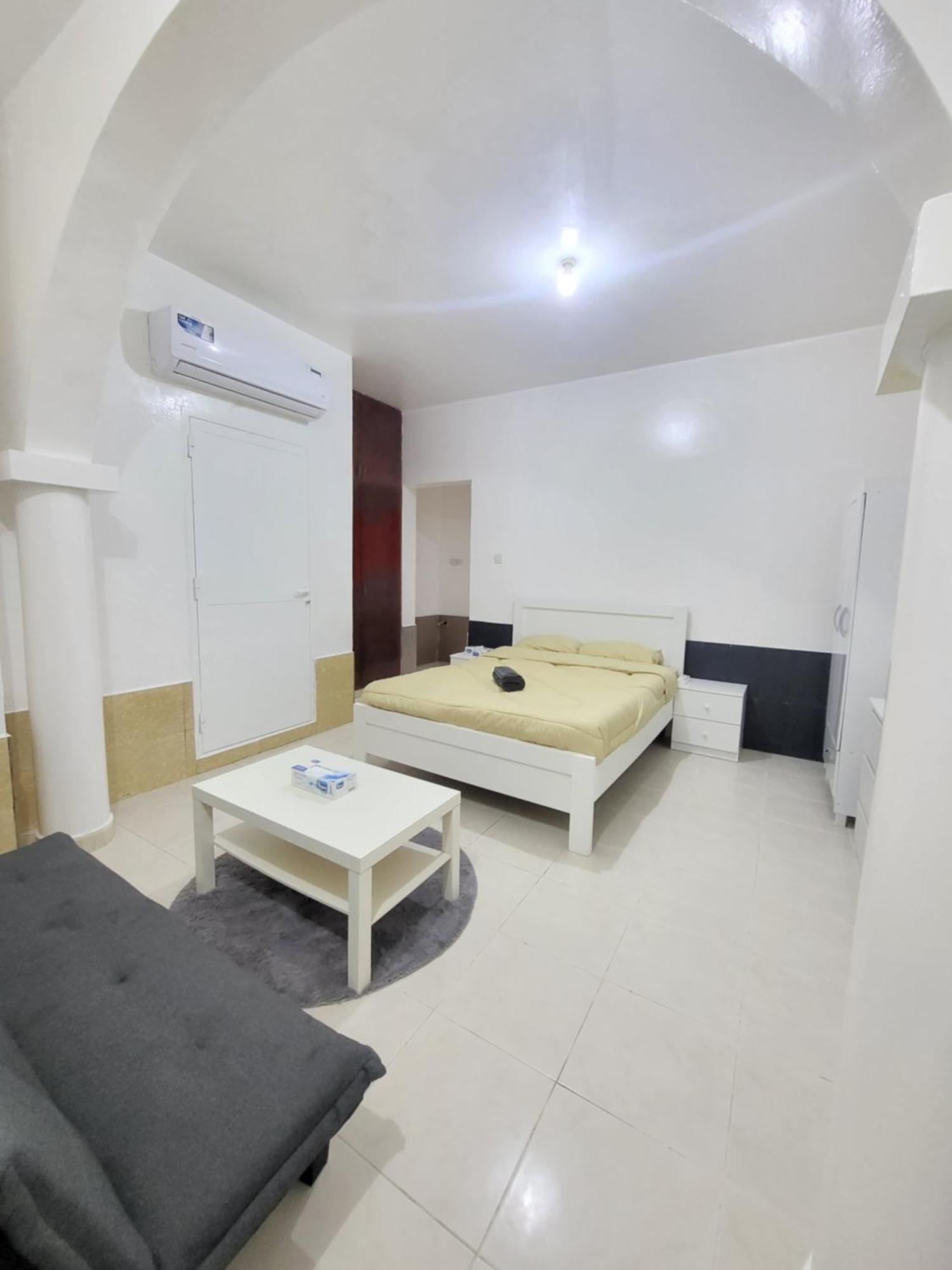 Corniche Full Studio Apartment Abu Dzabi Kültér fotó
