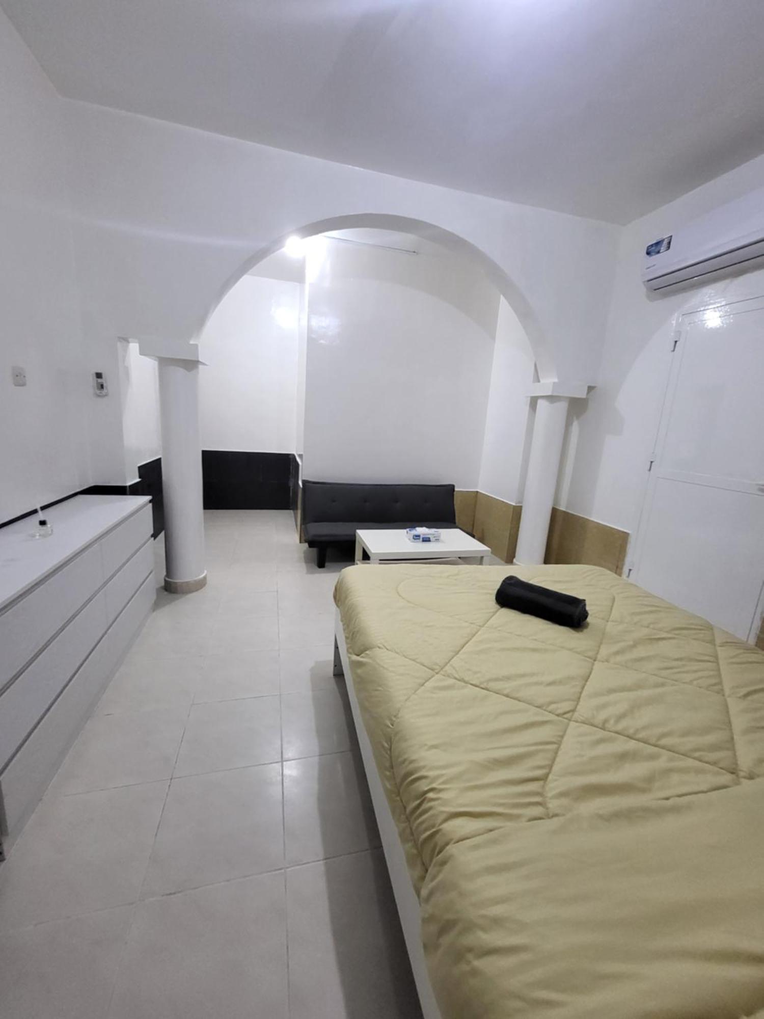 Corniche Full Studio Apartment Abu Dzabi Kültér fotó